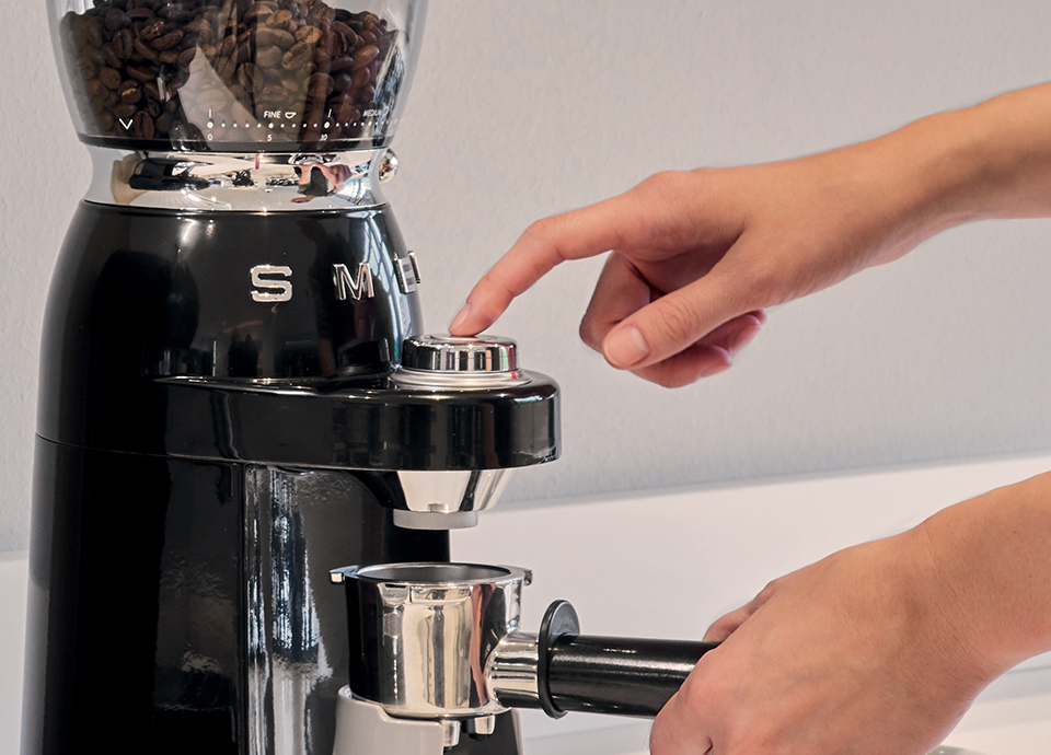 SMEG koffiemolen - CGF11BLEU