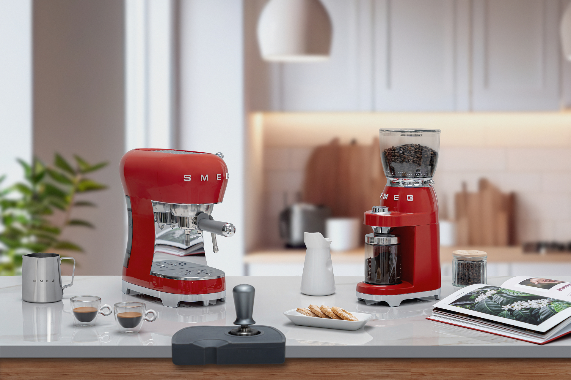 SMEG espresso machine - ECF02RDEU