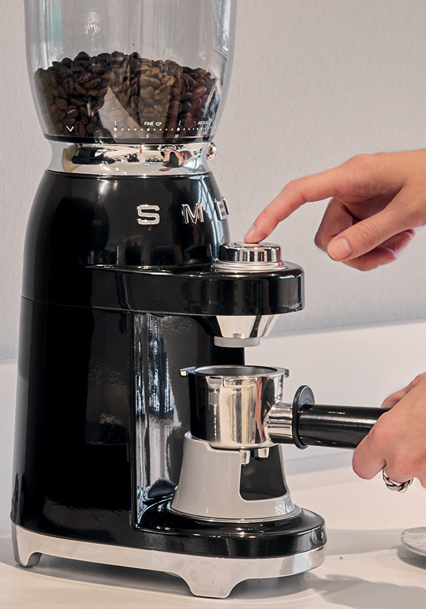 SMEG koffiemolen - CGF11BLEU