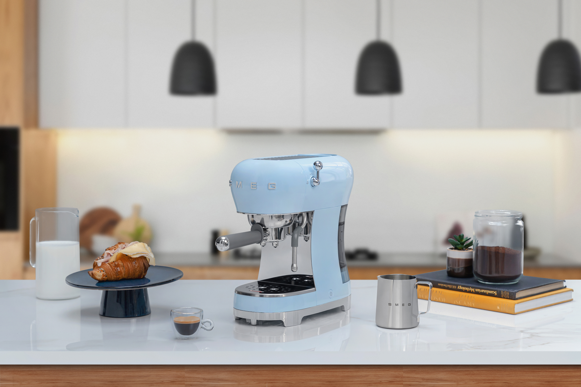 SMEG espresso machine - ECF02PBEU
